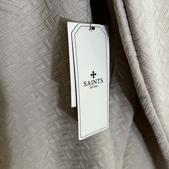 Tan Saints Studio hoodie #hoodie
Size Large
Brand New - Picture 3 of 6